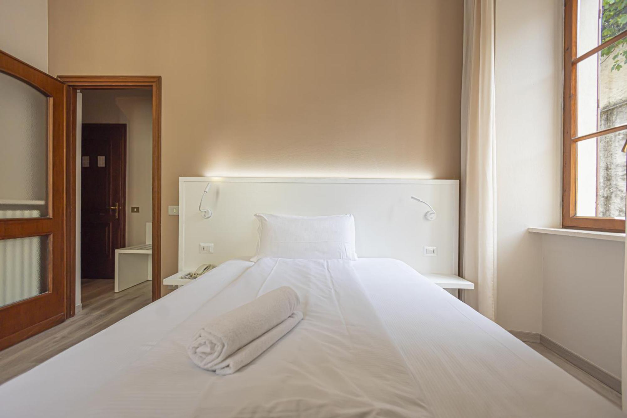 Hotel Il Portico By Lvg Hotel Collection Cannobio Phòng bức ảnh